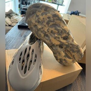 Size 12 Foam Runners worn only 3x